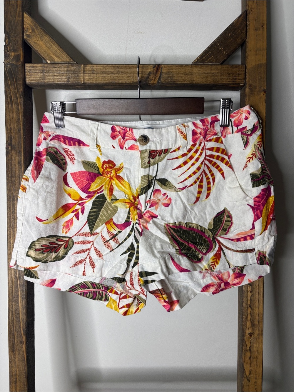 Old Navy White High-Waist Floral Shorts with Pink, Yellow & Green Print Size 4